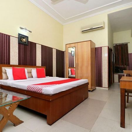 Oyo 40699 Grand Sokhi Hotel Tarn Taran Екстериор снимка
