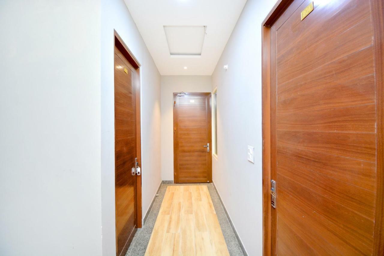 Oyo 40699 Grand Sokhi Hotel Tarn Taran Екстериор снимка