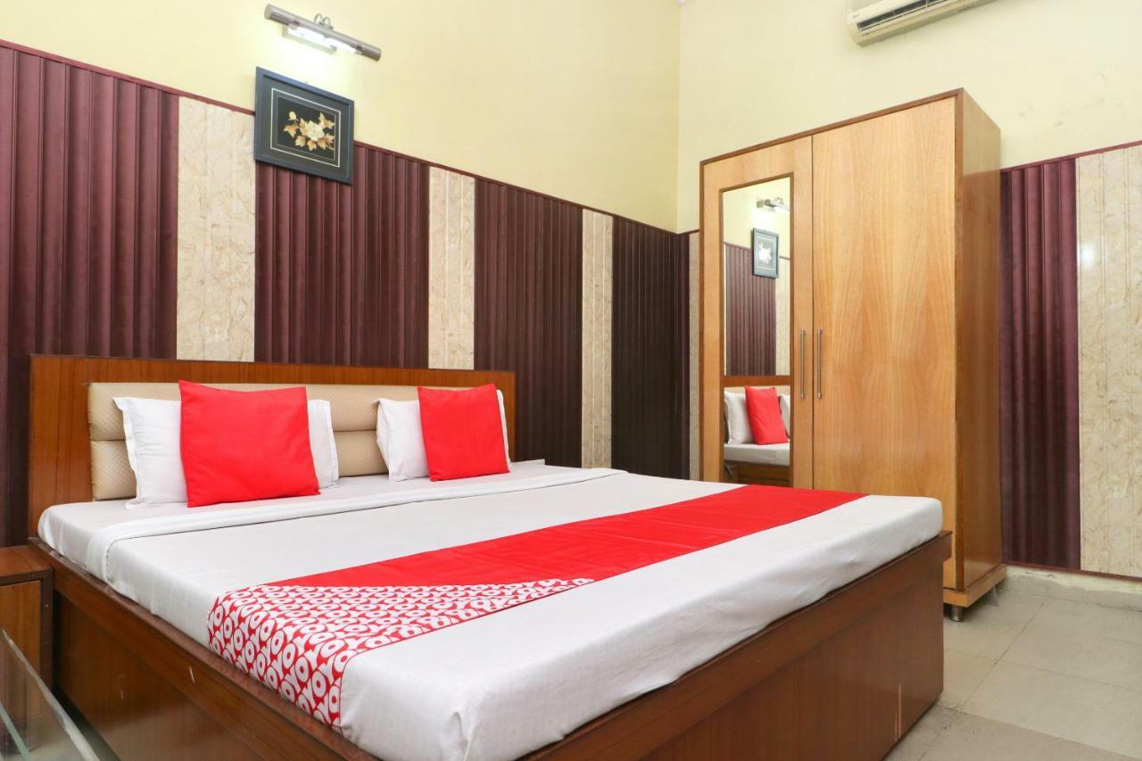 Oyo 40699 Grand Sokhi Hotel Tarn Taran Екстериор снимка